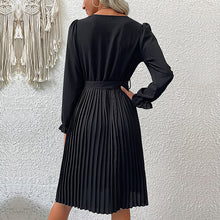 Load image into Gallery viewer, Women&#39;s Black Long Sleeve Pleated Dress