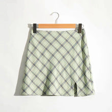 Load image into Gallery viewer, Plaid printed skirt with hip slit