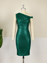 Load image into Gallery viewer, Red Sequins Dresses Plus Size 4XL Cold Shoulder Gree Sexy Bodycon Knee Lenght Cocktail Event Occasion Party Gowns Summer Outfits