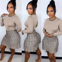 Load image into Gallery viewer, Spring Summer Two Piece Set Women Fashion Round Neck Long-sleeved Tshirt Labyrinth Print Short Skirt Suit Casual Two Piece Set W