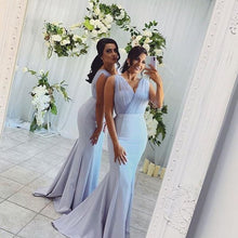 Load image into Gallery viewer, Light Blue Mermaid Bridesmaid Dress V-Neck 2022 Sexy Sleeveless Maid Of Honor Dress Pleats Backless For Women Robe De Soirée