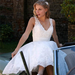 Short Lace Appliques Wedding Dress V-Neck White Tulle A-line Bridal Gowns Sleeveless Beach White Ivory vestidos de novia 2022