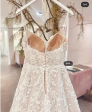 Load image into Gallery viewer, Elegant White Lace Wedding Dress For Women Bride Spaghtti Strap Sweetheart Sleeveless A-Line Backless Sexy Open Back Bridal Gown