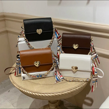 Load image into Gallery viewer, Versatile Fashion Light Luxury High Value One-shoulder Messenger Small Square Bag