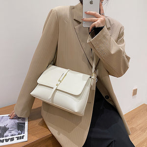 Retro Solid Color One-shoulder Western Style Messenger Bag