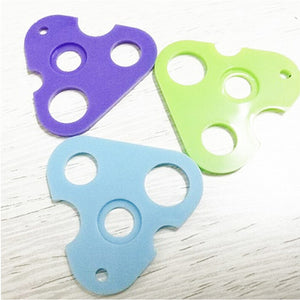 3pcs Plastic Essential Oil Opener Roller Bottle Corkscrew Tool Triangle Shape Remover for Roller Balls Caps (Green)