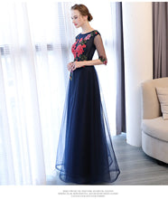 Load image into Gallery viewer, Chinese Style Flower Embroidery Brand New Wedding Dress