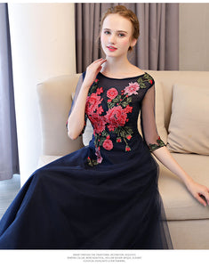 Chinese Style Flower Embroidery Brand New Wedding Dress