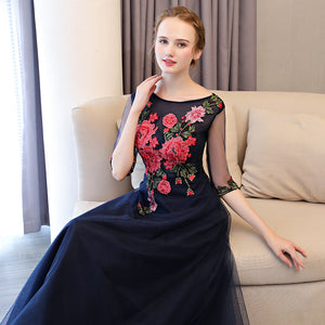 Chinese Style Flower Embroidery Brand New Wedding Dress